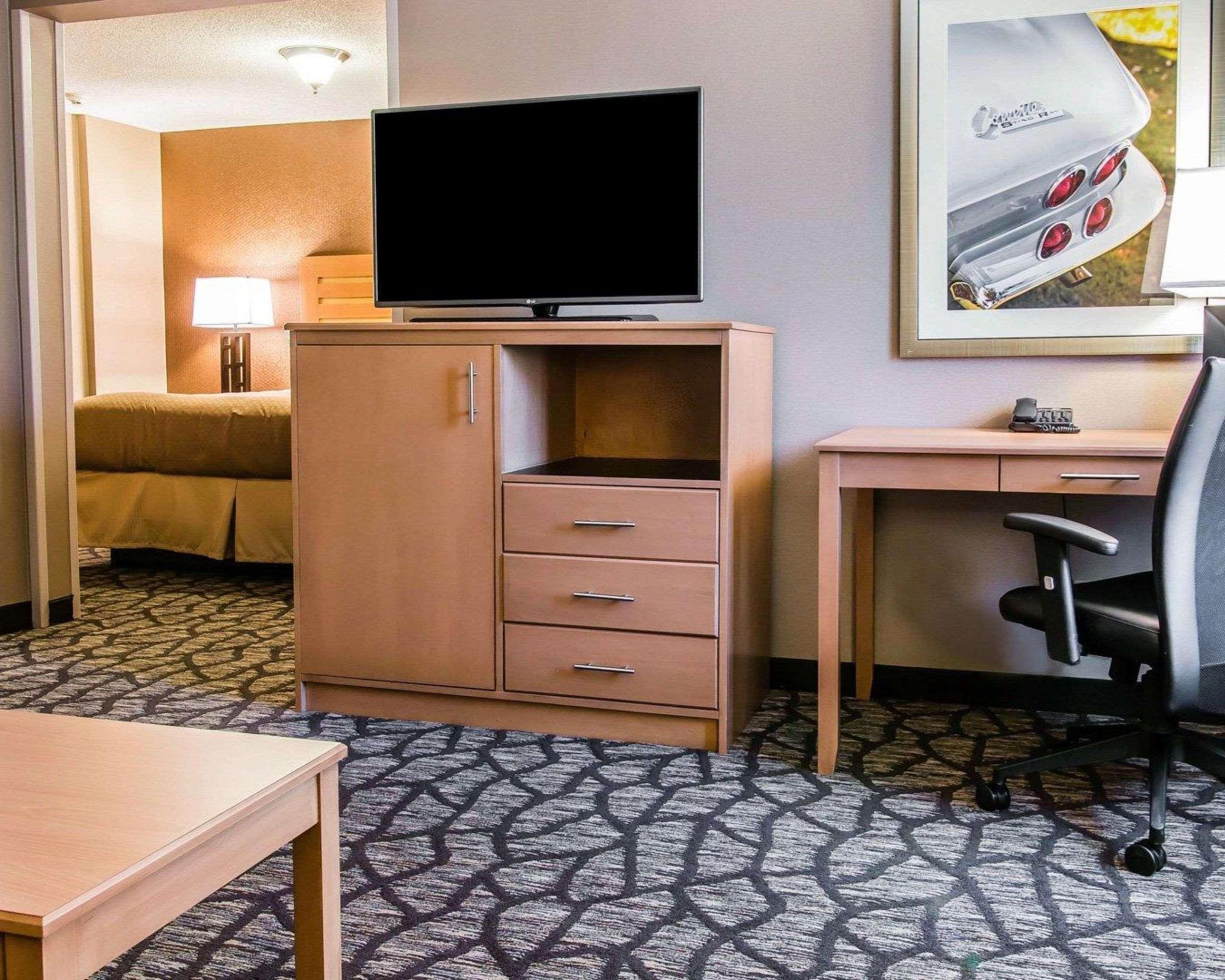 Quality Inn & Suites Warren - Detroit Luaran gambar