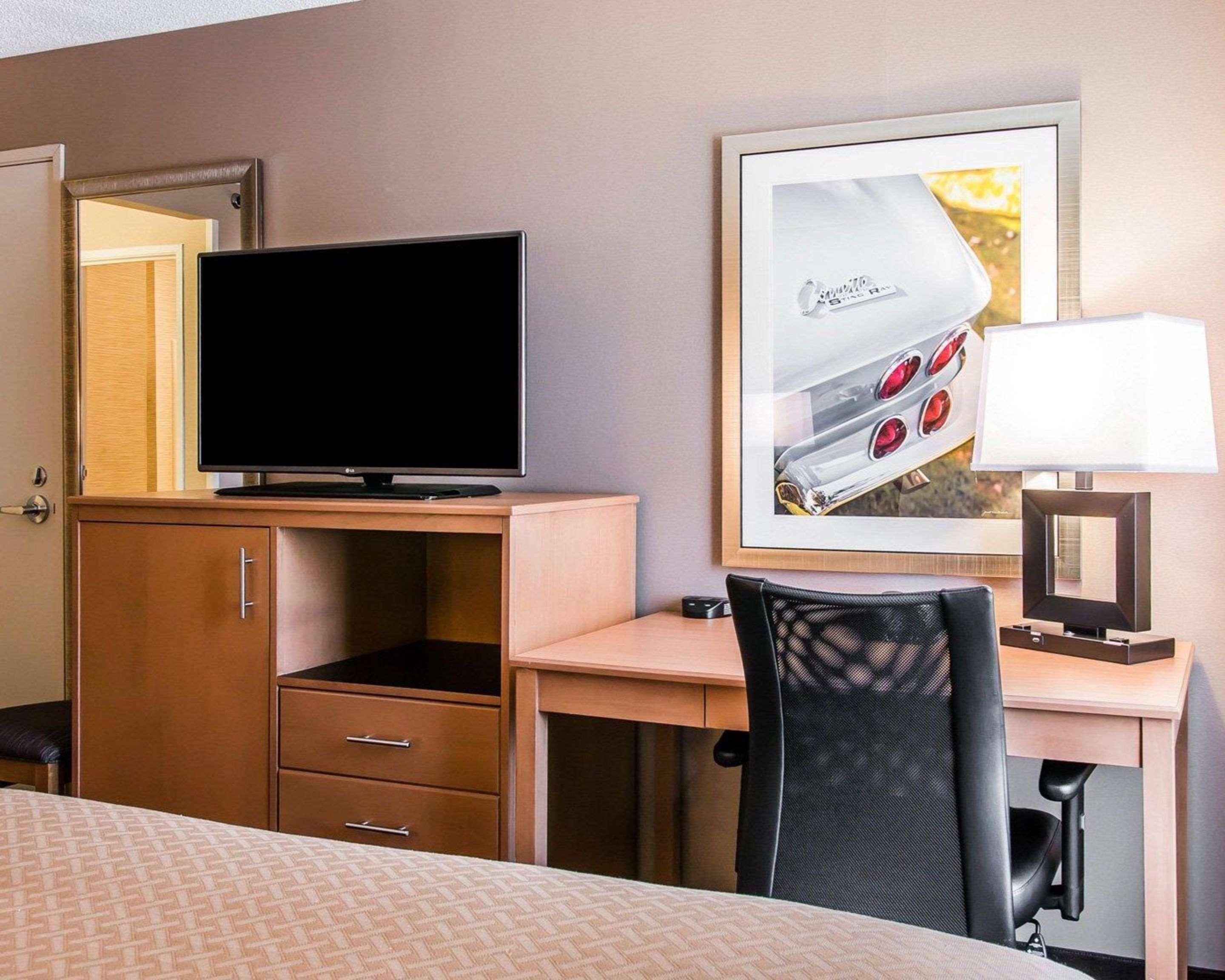 Quality Inn & Suites Warren - Detroit Luaran gambar