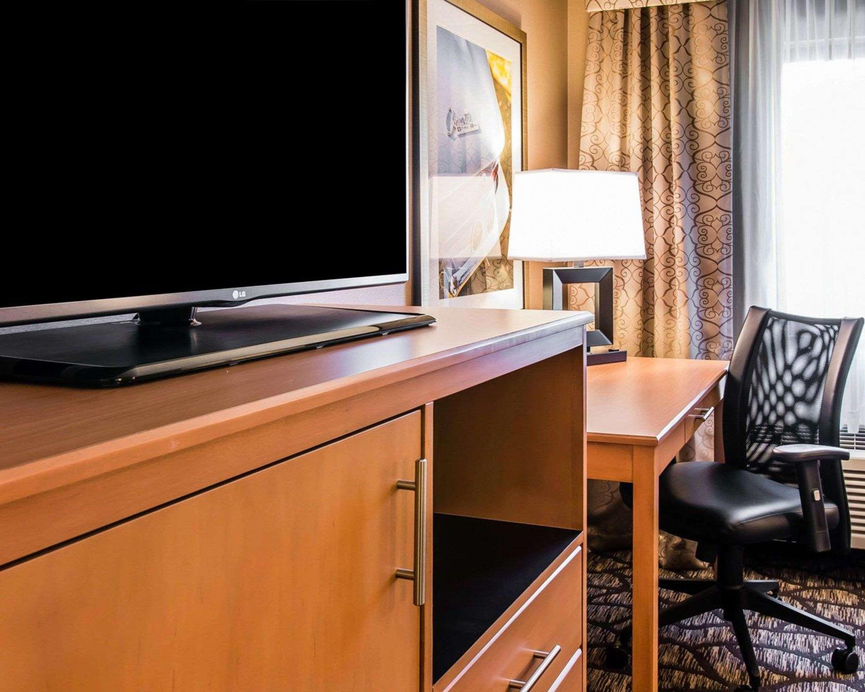 Quality Inn & Suites Warren - Detroit Luaran gambar