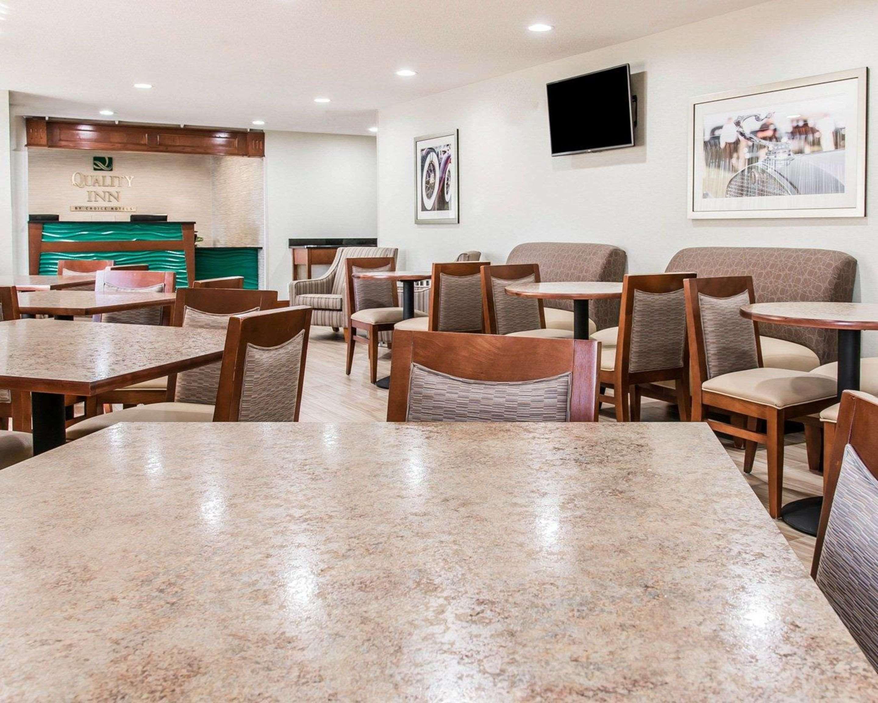 Quality Inn & Suites Warren - Detroit Luaran gambar