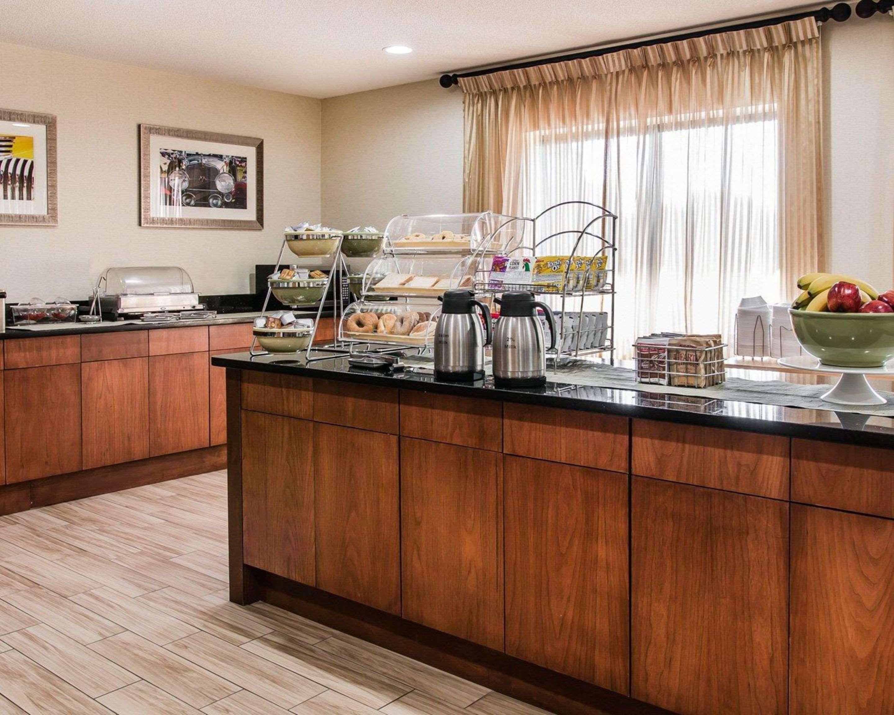 Quality Inn & Suites Warren - Detroit Luaran gambar