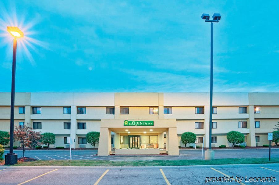 Quality Inn & Suites Warren - Detroit Luaran gambar