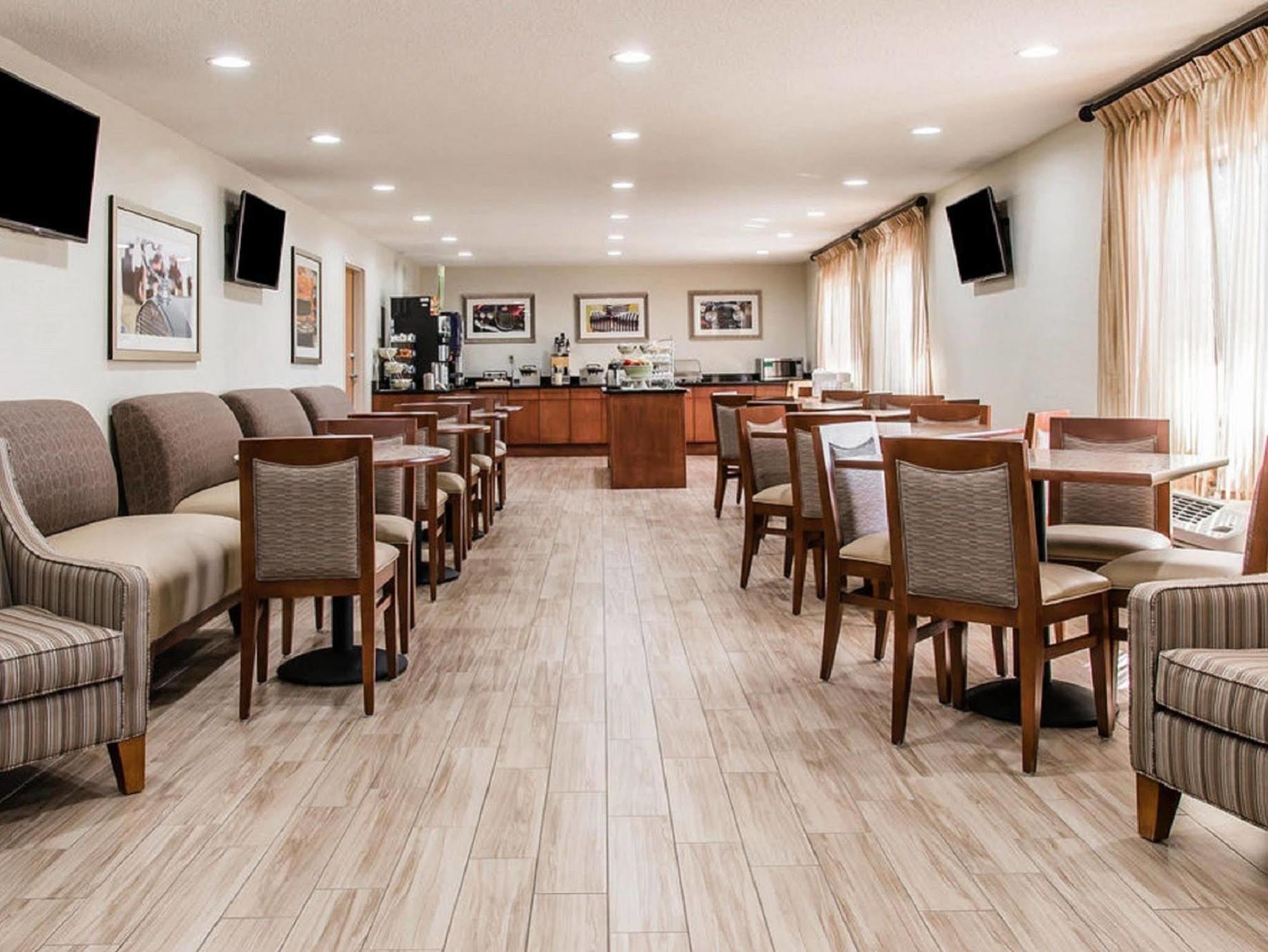 Quality Inn & Suites Warren - Detroit Luaran gambar