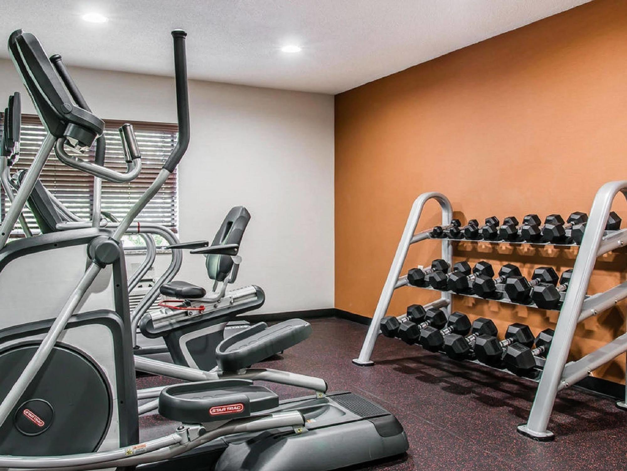 Quality Inn & Suites Warren - Detroit Luaran gambar